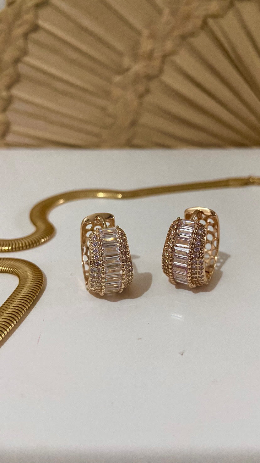 Brinco Argola Zircônias Dourado