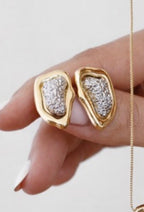 Brinco Orgânico Dourado com Drusa