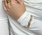 Bracelete Rígido Orgânico Ondulado Três Fios Dourado