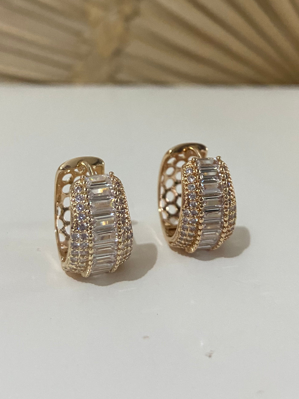 Brinco Argola Zircônias Dourado