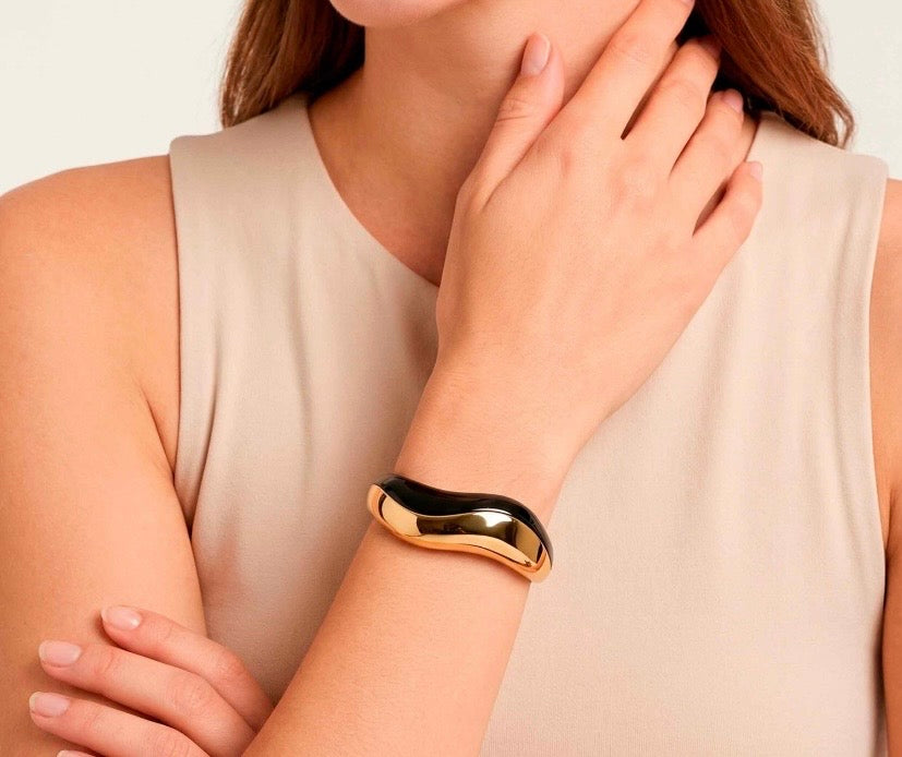 Bracelete Orgânico Dourado com preto